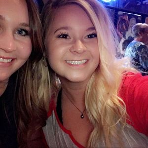 Meet your Posher, Tia